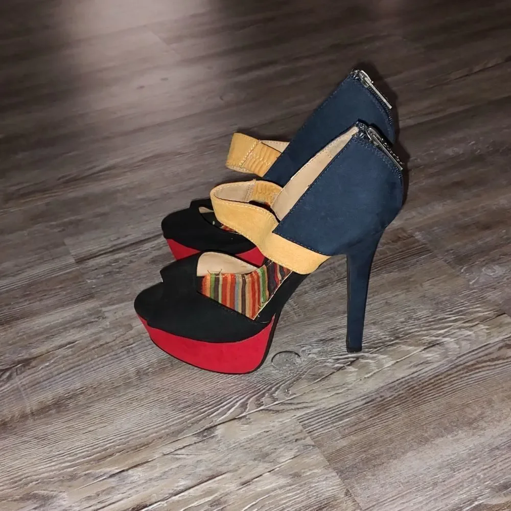 2 Lips Too navy black red tan 